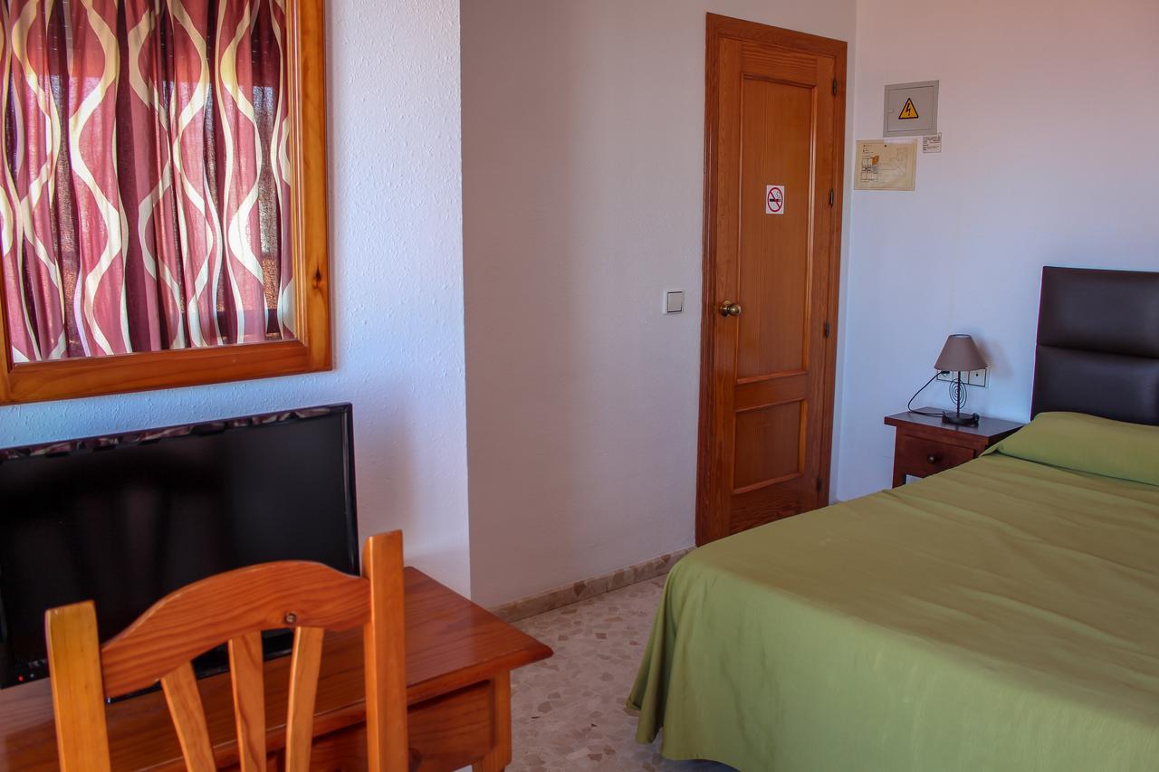 Hostal Esperanza Benajarafe Exterior foto