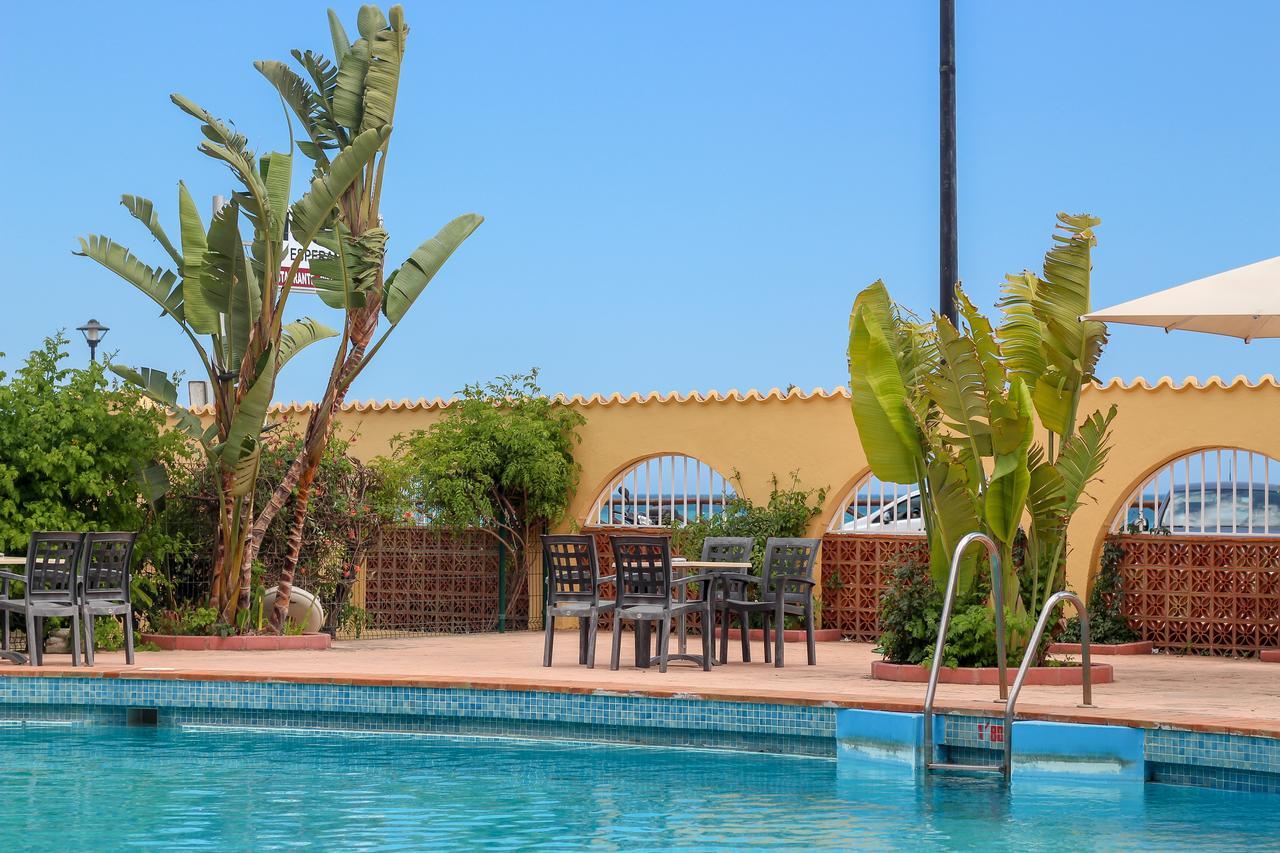 Hostal Esperanza Benajarafe Exterior foto